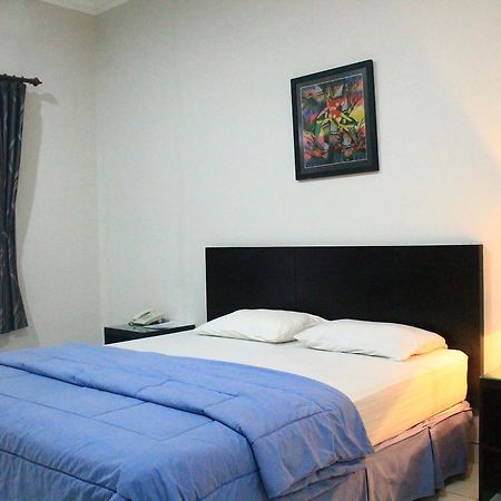 Carica Homestay Surabaya Eksteriør bilde
