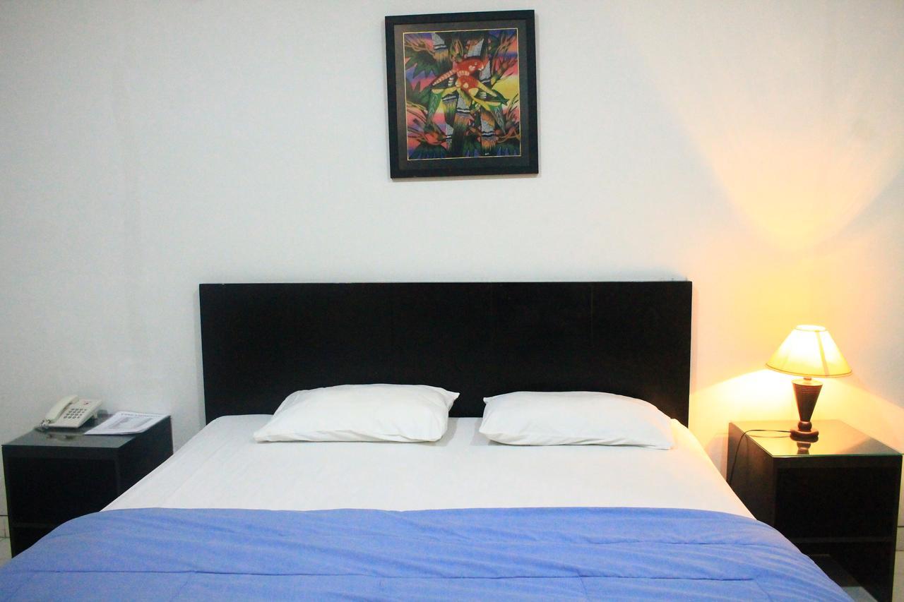 Carica Homestay Surabaya Eksteriør bilde