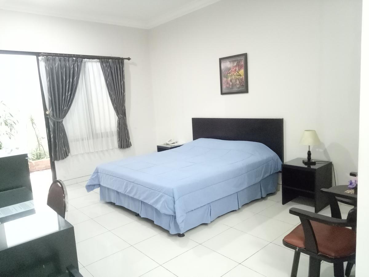 Carica Homestay Surabaya Eksteriør bilde