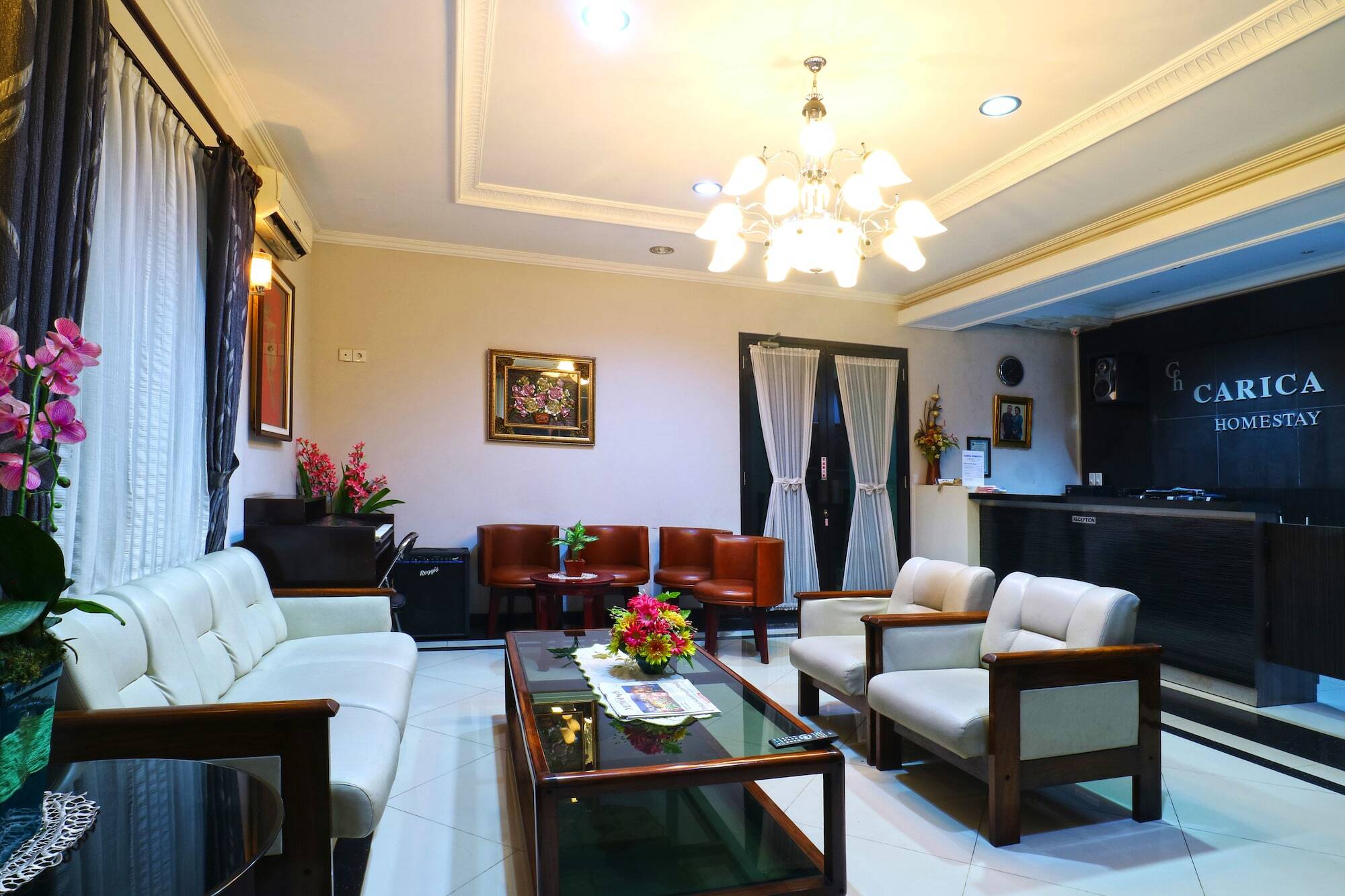 Carica Homestay Surabaya Eksteriør bilde