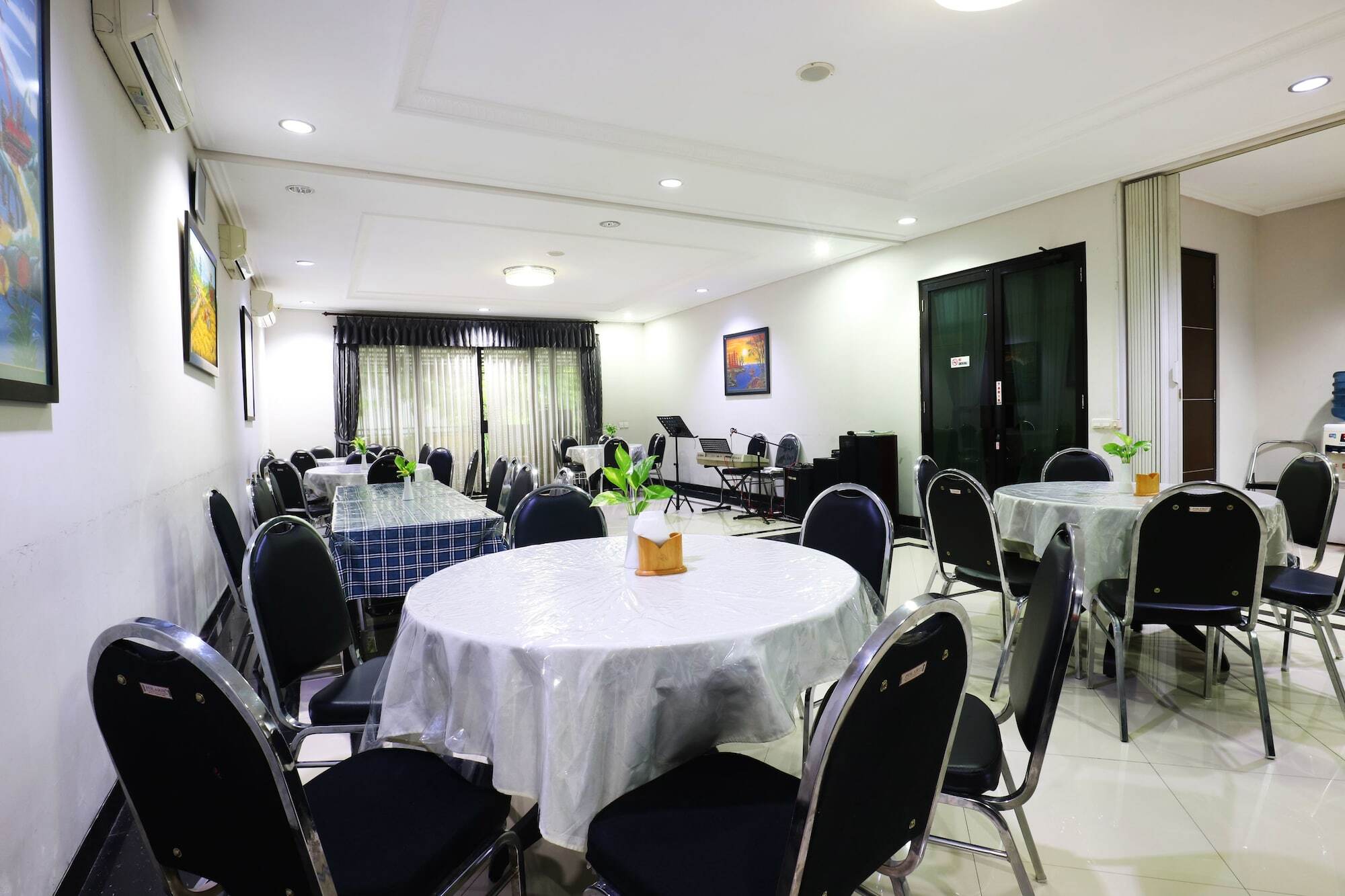 Carica Homestay Surabaya Eksteriør bilde